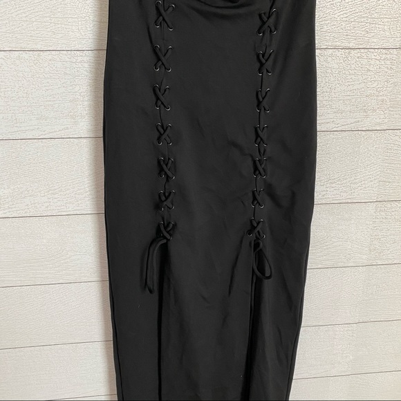 NWT Chrissy Teigen Phoebe Lace Up Gown - Picture 4 of 5